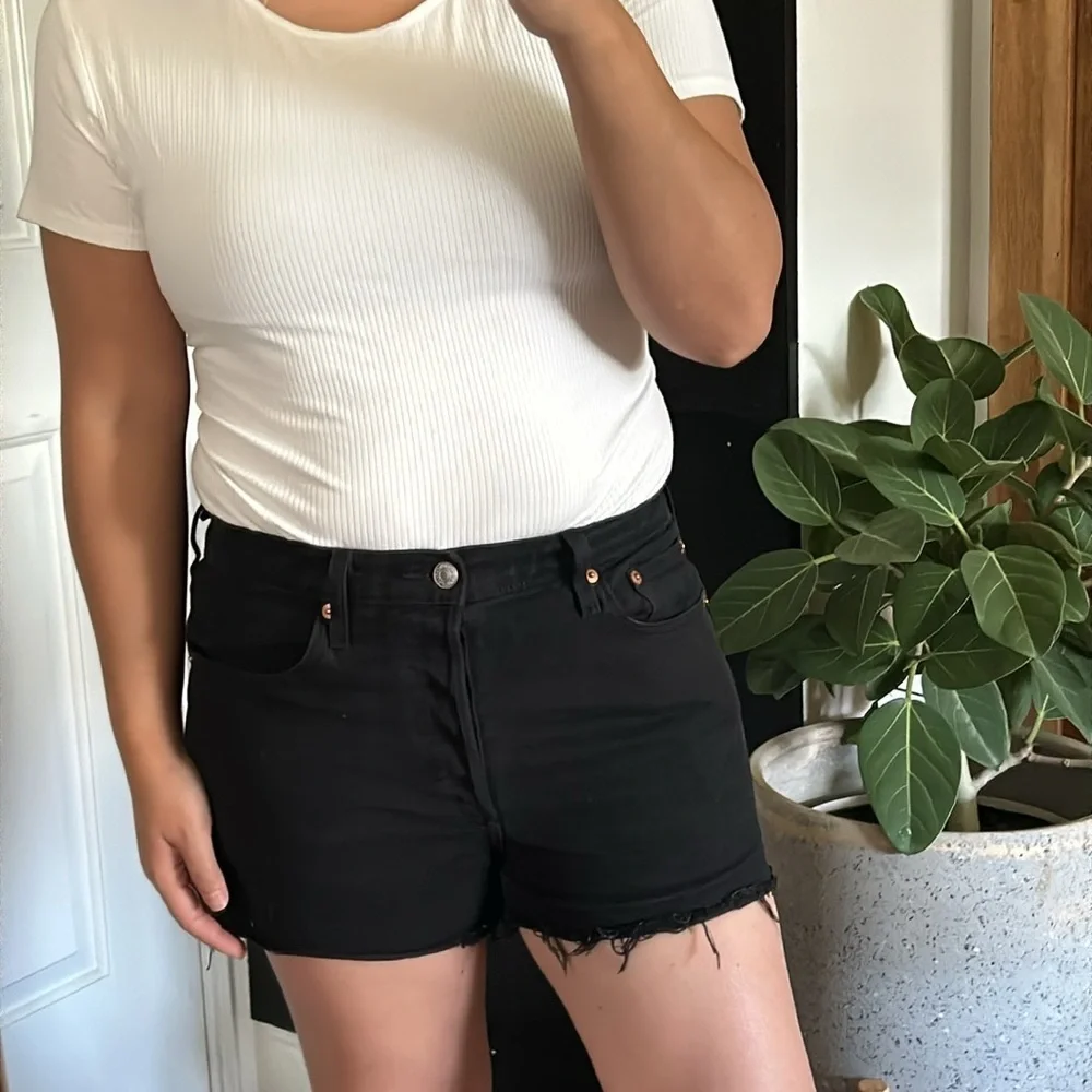 Levis 501 Rolled up distressed jean‎ Shorts. Sz 28